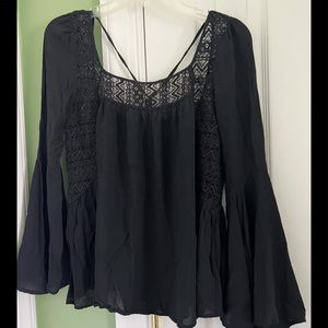 Tobi medium black lace long‎ sleeve top